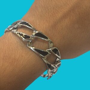 Silver‎ Tone Link Bracelet
